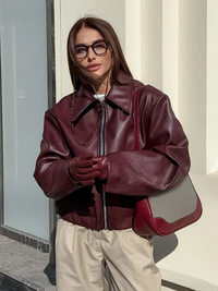 Elegante chaqueta de cuero biker roja de estilo vintage con cremallera para mujer