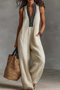 Relajado mono largo boho con escote bordado en contraste y bolsillos laterales