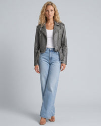 Chaqueta corta de cuero mujer con cremallera y tachuelas