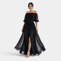 Refinado vestido largo de fiesta con hombros descubiertos plisado y corte favorecedor | Maxi