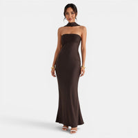 Elegante vestido largo de fiesta de invitada de boda con detalles de encaje y brillo sutil | Maxi