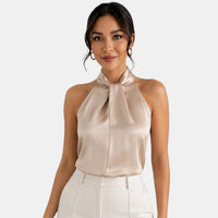 Elegante top de fiesta con cuello halter sin mangas y tacto satinado