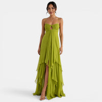 Elegante vestido largo asimétrico de fiesta con caída fluida y escote favorecedor | Maxi
