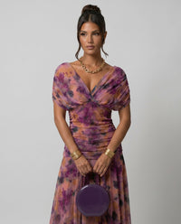 Vestido largo de invitada con hombros descubiertos y estampado acuarela