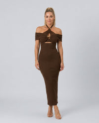 Vestido largo marrón de noche con aberturas y detalles dorados