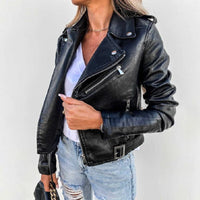 Relajada chaqueta de cuero negra con corte holgado para mujer