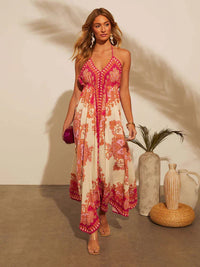 Estiloso vestido largo boho de fiesta con cuello halter y escote en V | Maxi