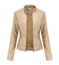 Refinada chaqueta de cuero con cuello mao y botones para mujer