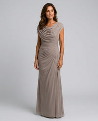 Vestido largo drapeado de invitada con cintura marcada para mujer