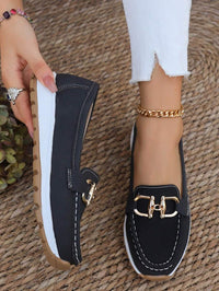 Refinados mocasines de mujer con detalle dorado y suela antideslizante