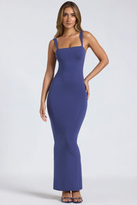 Vestido largo de noche con escote cuadrado y espalda descubierta