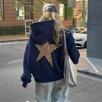Sudadera de mujer con capucha de estrella de leopardo en la espalda y bolsillo canguro