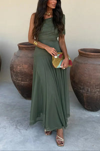 Estiloso vestido largo drapeado de invitada de boda de un solo hombro verde | Maxi