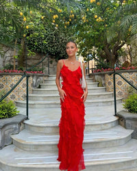Elegante vestido largo de invitada de boda y de noche con volantes y tirantes ajustables | Maxi
