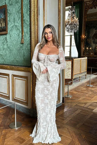 Elegante vestido largo blanco de encaje de invitada de boda con manga larga | Maxi