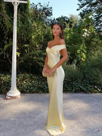 Elegante vestido largo de noche de invitada de boda con hombros descubiertos | Maxi