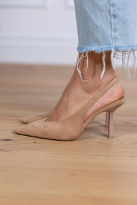 Refinados tacones bajos de punta fina con diseño destalonado y tacón cómodo
