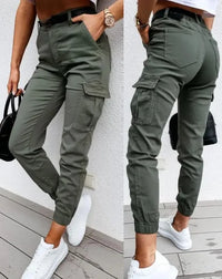 Estiloso pantalón cargo de tiro alto con bolsillos y corte casual urbano